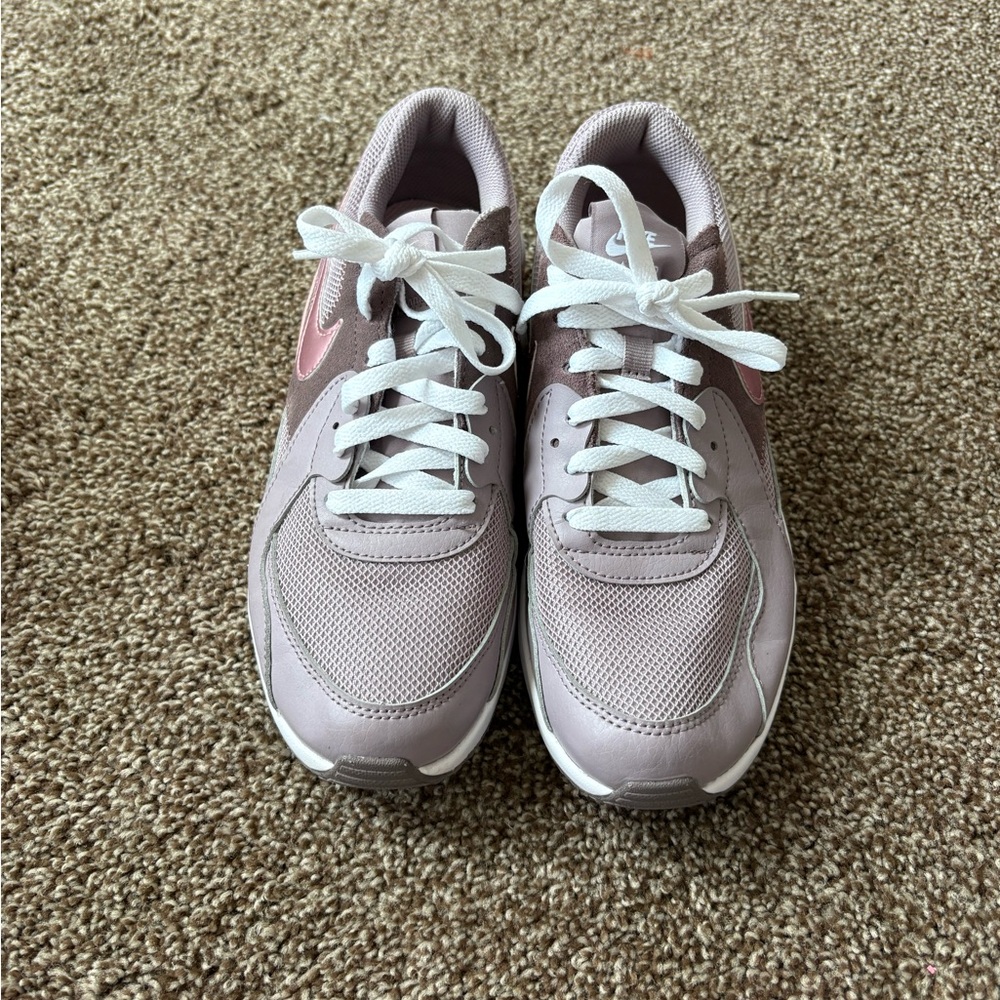 Nike Air Max Excee GS Sneakers with Classic Design